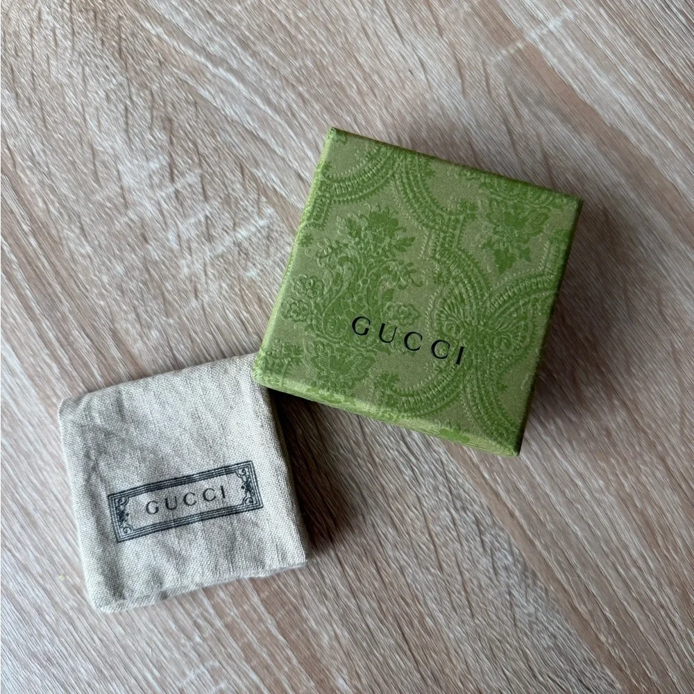 Gucci Trademark Ring With Heart Pendant - Picture 6 of 8